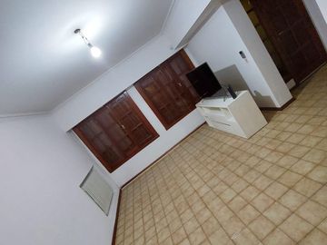 Casa en venta de 3 dormitorios c/ cochera en Centro Oeste