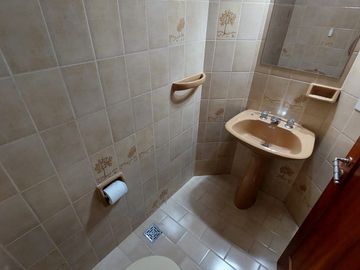 Casa en venta de 3 dormitorios c/ cochera en Centro Oeste