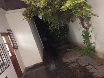 Casa en venta de 3 dormitorios c/ cochera en Centro Oeste