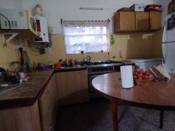 Venta Chalet en PH 3 ambientes. Totalmente Independiente. Barrio Grosellar.
