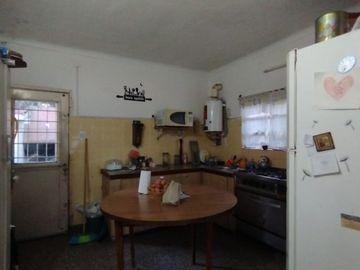 Venta Chalet en PH 3 ambientes. Totalmente Independiente. Barrio Grosellar.