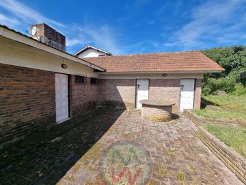 Chalet en venta de 4 dormitorios en Zona Sur