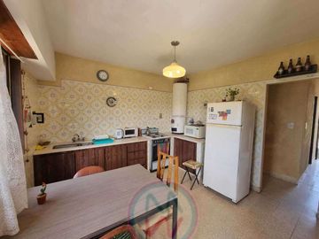 Chalet en venta de 4 dormitorios en Zona Sur