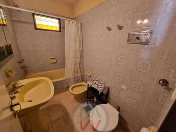 Chalet en venta de 4 dormitorios en Zona Sur