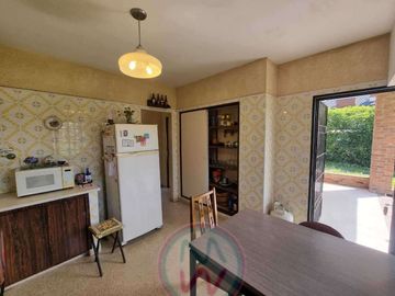 Chalet en venta de 4 dormitorios en Zona Sur