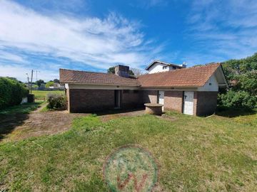 Chalet en venta de 4 dormitorios en Zona Sur