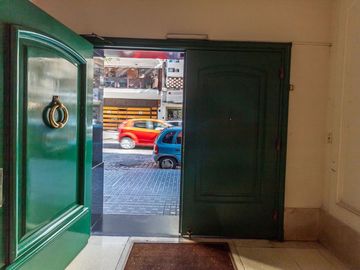Venta Dpto 6 Amb, Cochera, Almagro/ Aceptan Permut