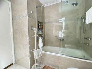 Venta Dpto 6 Amb, Cochera, Almagro/ Aceptan Permut