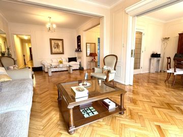 Venta Dpto 6 Amb, Cochera, Almagro/ Aceptan Permut