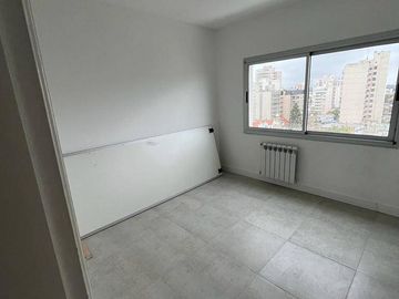 Departamento en venta de 3 dormitorios c/ cochera en Naposta