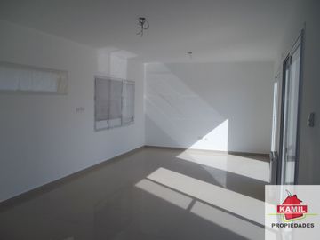 Dúplex en venta de 3 dormitorios c/ cochera en Palos Verdes