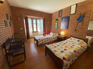 CODIGO 707 - CASA EN ALQUILER TEMPORARIO - ZONA GOLF -  PINAMAR - 4 HABITACIONES