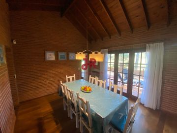 CODIGO 707 - CASA EN ALQUILER TEMPORARIO - ZONA GOLF -  PINAMAR - 4 HABITACIONES