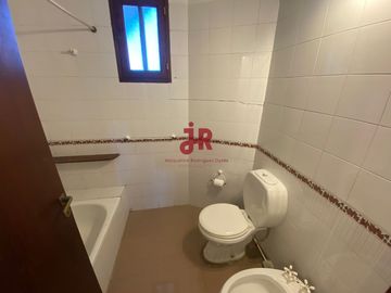 CODIGO 707 - CASA EN ALQUILER TEMPORARIO - ZONA GOLF -  PINAMAR - 4 HABITACIONES