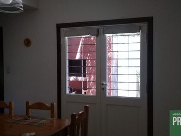 Casa en venta de 2 dormitorios c/ cochera en Colón