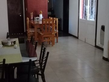 Casa en venta de 2 dormitorios c/ cochera en Colón