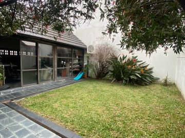 Casa en venta de 3 dormitorios c/ cochera en Ramos Mejía