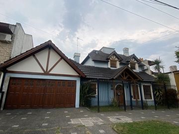 Casa en venta de 3 dormitorios c/ cochera en Ramos Mejía