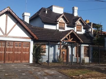 Casa en venta de 3 dormitorios c/ cochera en Ramos Mejía
