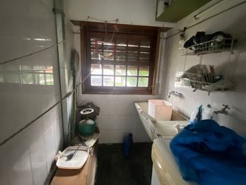 Casa en venta de 3 dormitorios c/ cochera en Ramos Mejía