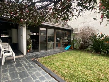 Casa en venta de 3 dormitorios c/ cochera en Ramos Mejía