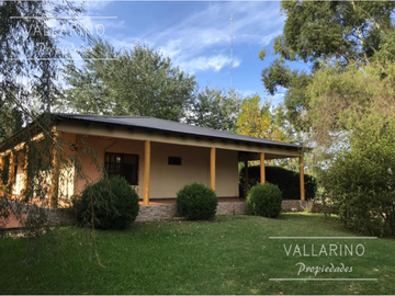 Casa en venta de 3 dormitorios c/ cochera en Colón