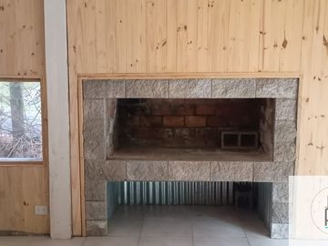Casa en venta de 2 dormitorios c/ cochera en Villa La Angostura
