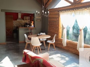 Casa en venta de 2 dormitorios c/ cochera en Villa La Angostura