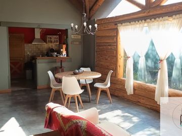 Casa en venta de 2 dormitorios c/ cochera en Villa La Angostura