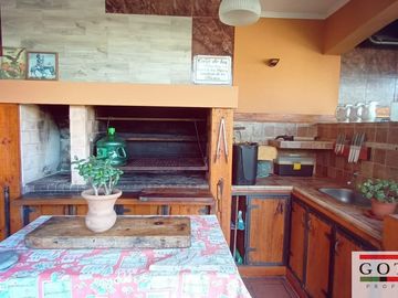 Venta Monte Grande Barrio Mirasoles Chalet c/ Cochera Quincho Galeria y Pileta