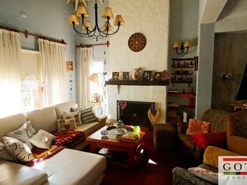 Venta Monte Grande Barrio Mirasoles Chalet c/ Cochera Quincho Galeria y Pileta
