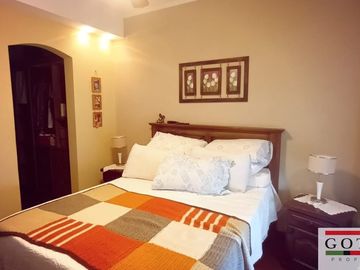 Venta Monte Grande Barrio Mirasoles Chalet c/ Cochera Quincho Galeria y Pileta