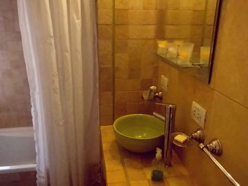 Venta Monte Grande Barrio Mirasoles Chalet c/ Cochera Quincho Galeria y Pileta