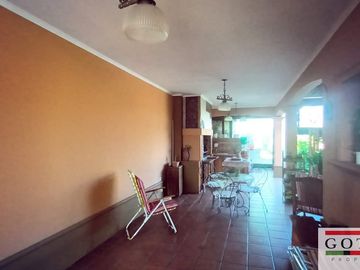 Venta Monte Grande Barrio Mirasoles Chalet c/ Cochera Quincho Galeria y Pileta