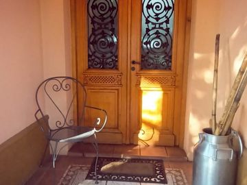 Venta Monte Grande Barrio Mirasoles Chalet c/ Cochera Quincho Galeria y Pileta