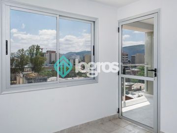 Departamento en venta de 1 dormitorio con cochera en macrocentro