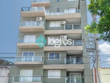 Departamento en venta de 1 dormitorio con cochera en macrocentro