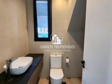 Espectacular Casa de Diseño en Área 5, Barrio San Sebastián. No te la Pierdas!!