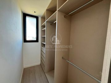 Espectacular Casa de Diseño en Área 5, Barrio San Sebastián. No te la Pierdas!!