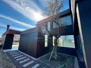 Espectacular Casa de Diseño en Área 5, Barrio San Sebastián. No te la Pierdas!!