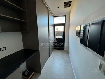 Espectacular Casa de Diseño en Área 5, Barrio San Sebastián. No te la Pierdas!!