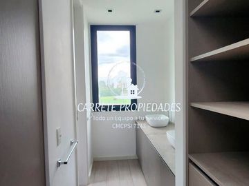 Espectacular Casa de Diseño en Área 5, Barrio San Sebastián. No te la Pierdas!!