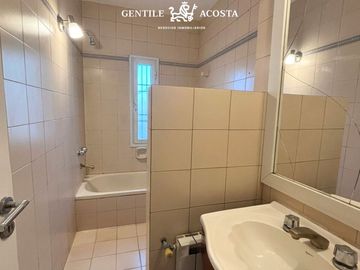 Departamento en venta de 2 dormitorios c/ cochera en Tandil