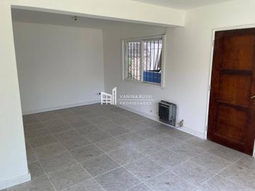 Casa en venta de 3 dormitorios c/ cochera en Belén de Escobar