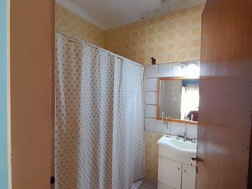 VENTA DE CASA 3 AMBIENTES EN HURLINGHAM