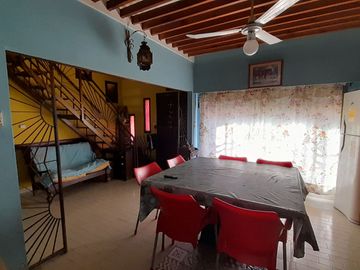 VENTA DE CASA 3 AMBIENTES EN HURLINGHAM