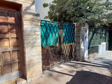 VENTA DE CASA 3 AMBIENTES EN HURLINGHAM