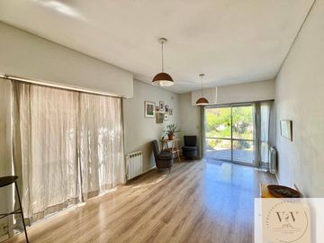 Casa en venta de 1 dormitorio c/ cochera en Villa Hipódromo