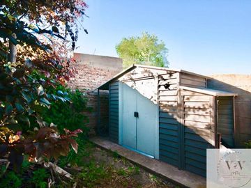Casa en venta de 1 dormitorio c/ cochera en Villa Hipódromo