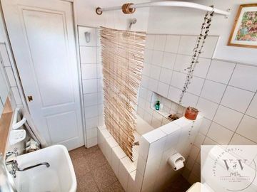 Casa en venta de 1 dormitorio c/ cochera en Villa Hipódromo